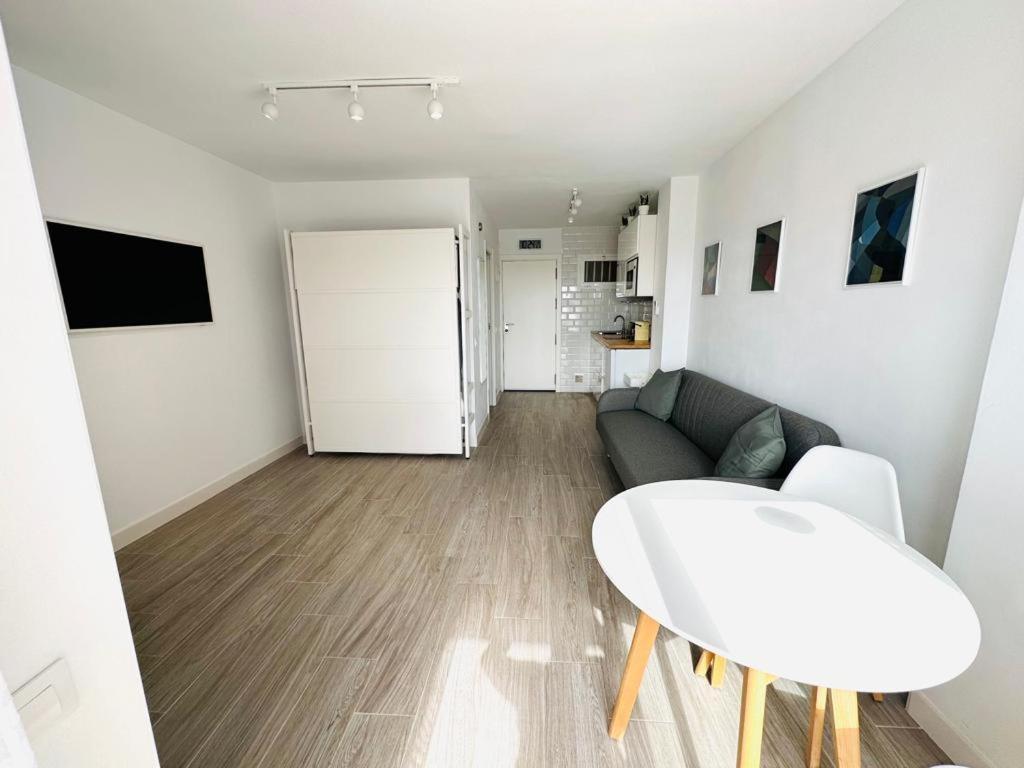Modern White Studio Benalmadena Luaran gambar