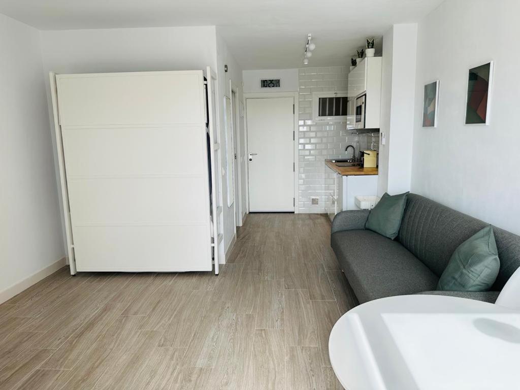 Modern White Studio Benalmadena Luaran gambar