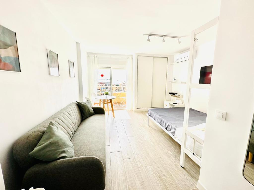 Modern White Studio Benalmadena Luaran gambar