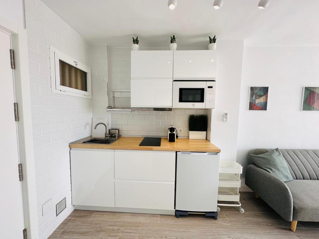 Modern White Studio Benalmadena Luaran gambar